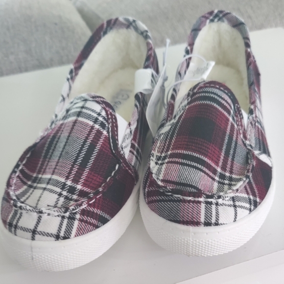 Gigil Girls Plaid Slip On Sneakers Faux Fur Lined I Have 3 SIZE (1) And One 13 - Picture 1 of 6